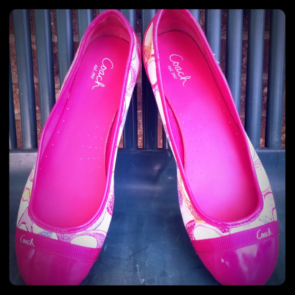 (SOLD) Coach Signature Flats